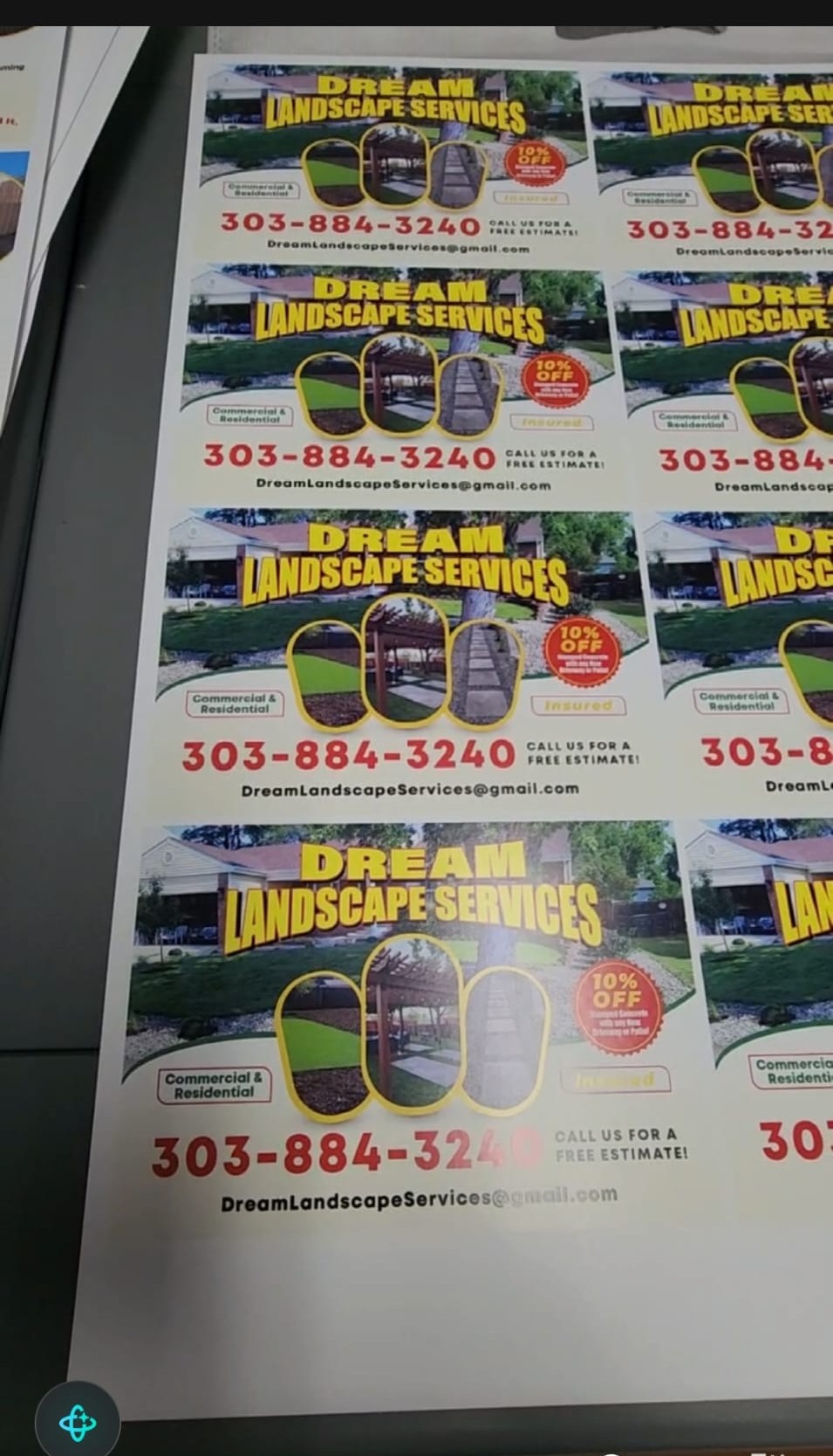 Flyers impresos a color, listos para repartir, en Denver Colorado